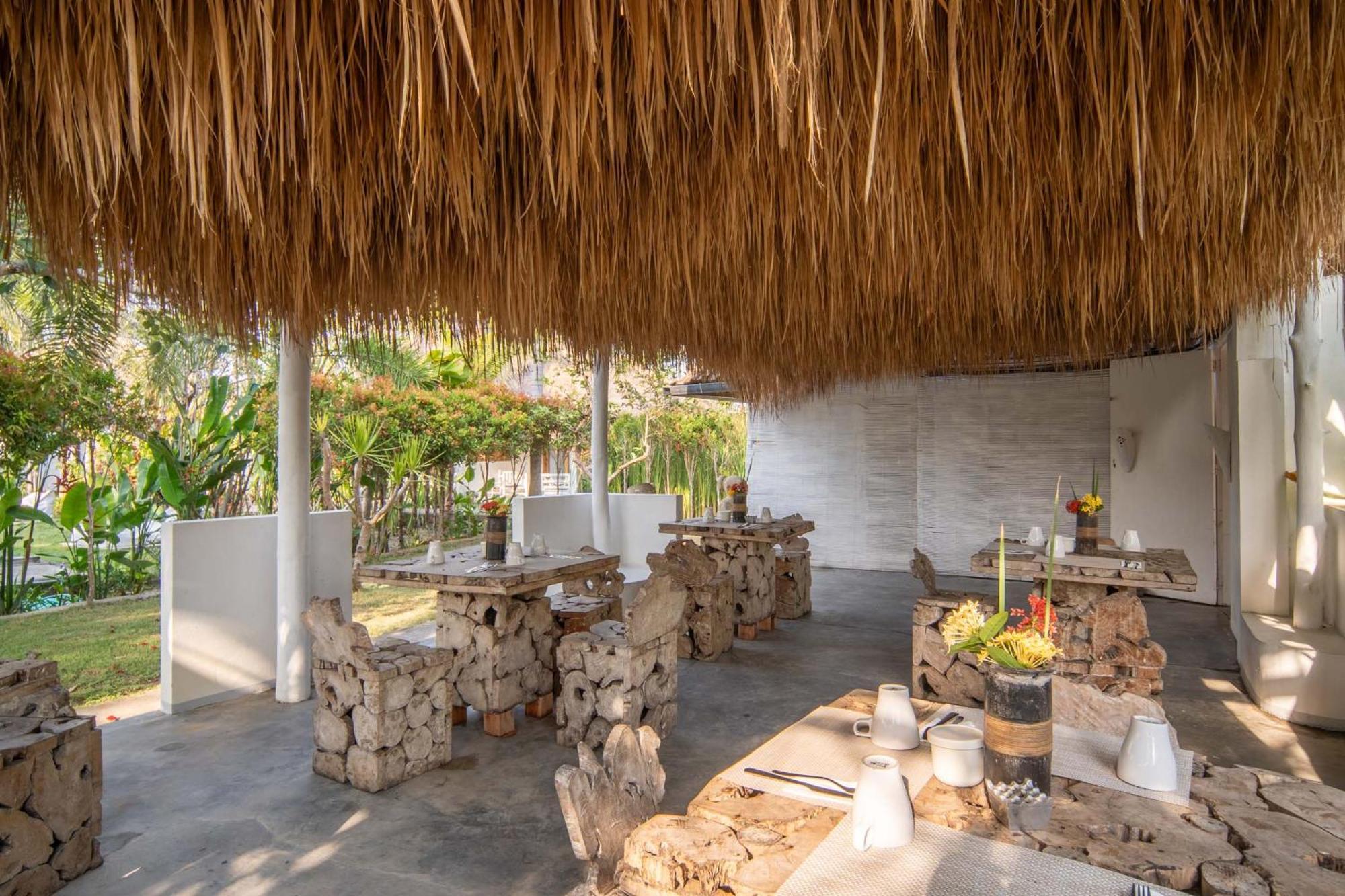 Tiki Boutique Hotel Spa Lombok Selong Belanak Exterior photo