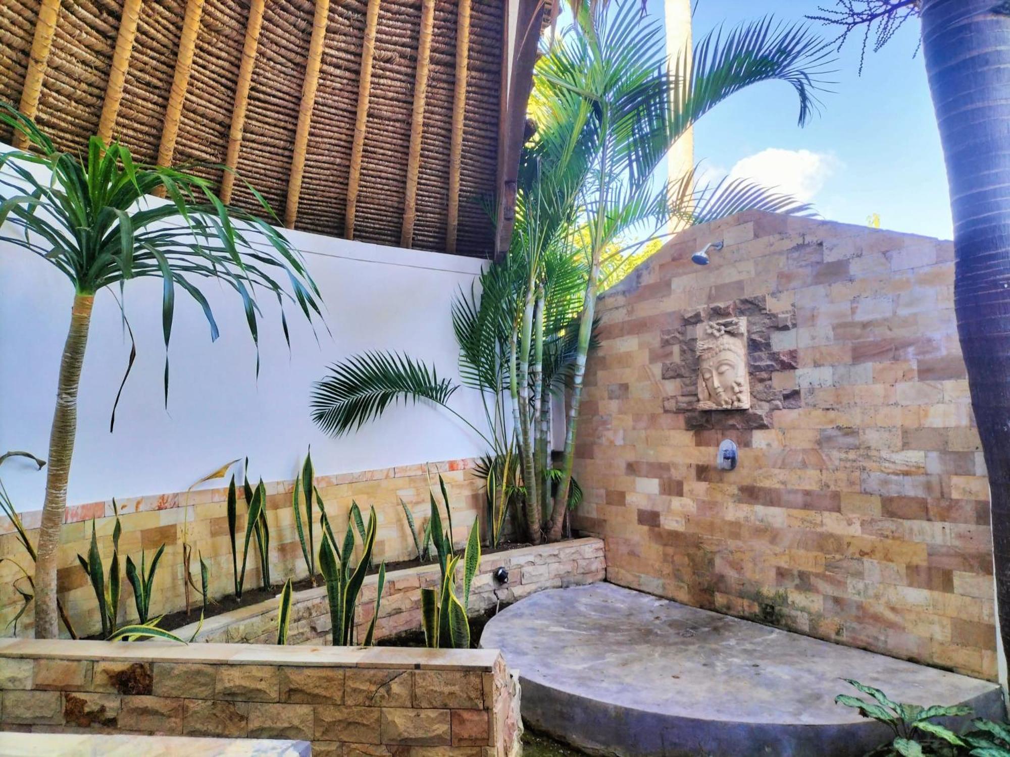 Tiki Boutique Hotel Spa Lombok Selong Belanak Exterior photo